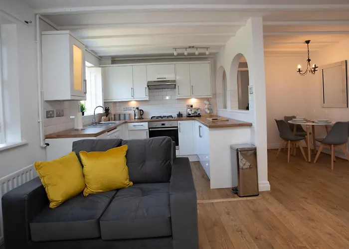 Cosy Apartment In The Heart Of Old Town Beaconsfield