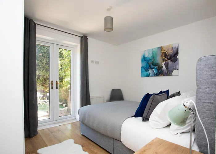 Cosy Apartment In The Heart Of Old Town Beaconsfield