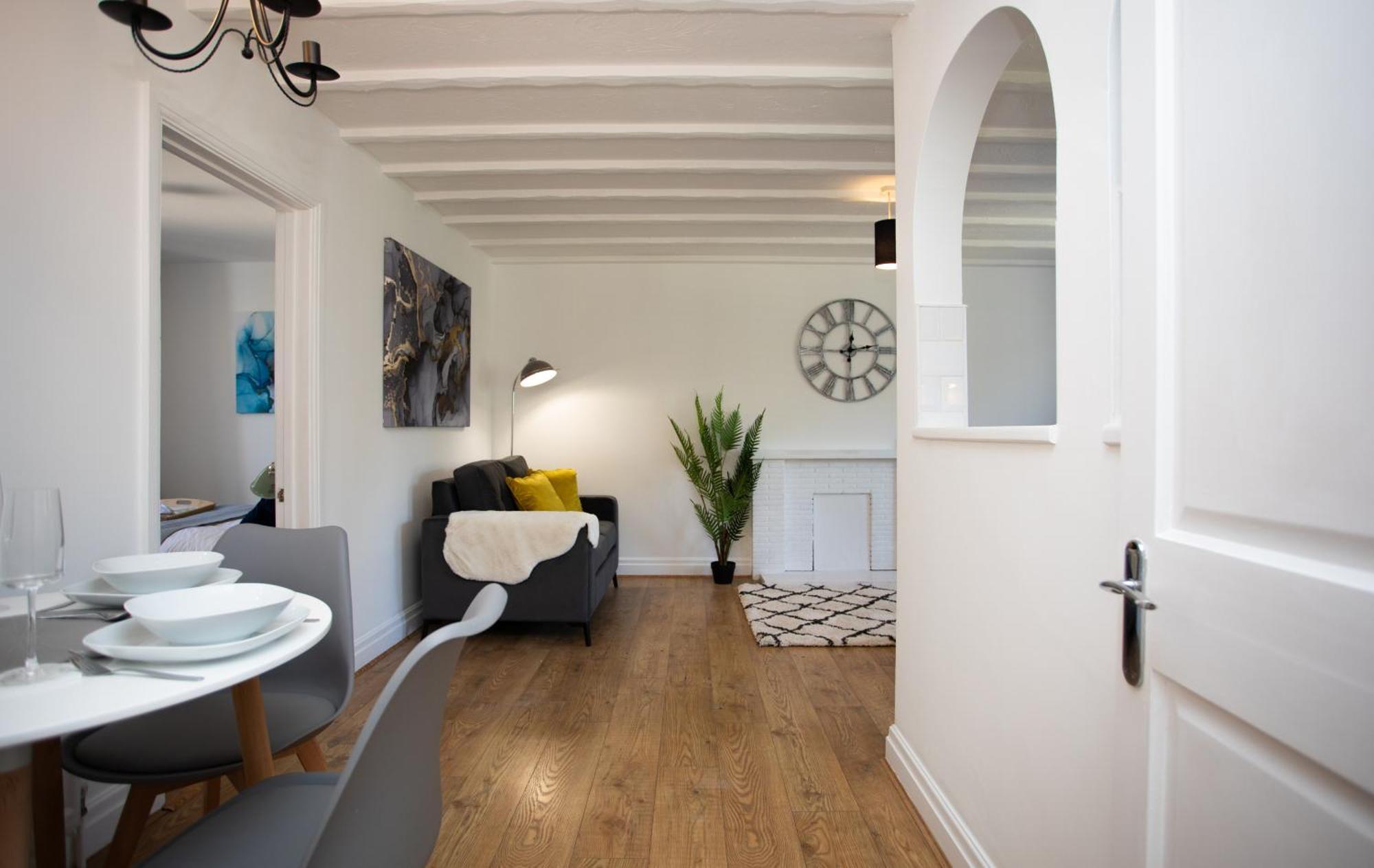 Cosy In The Heart Of Old Town Apartment